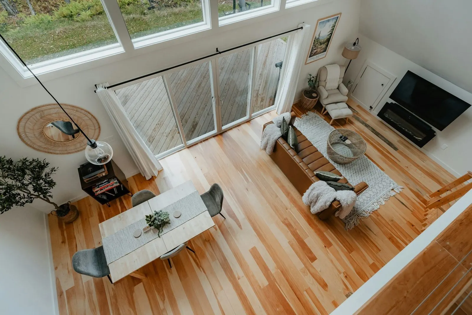 Natural maple tone, open main floor