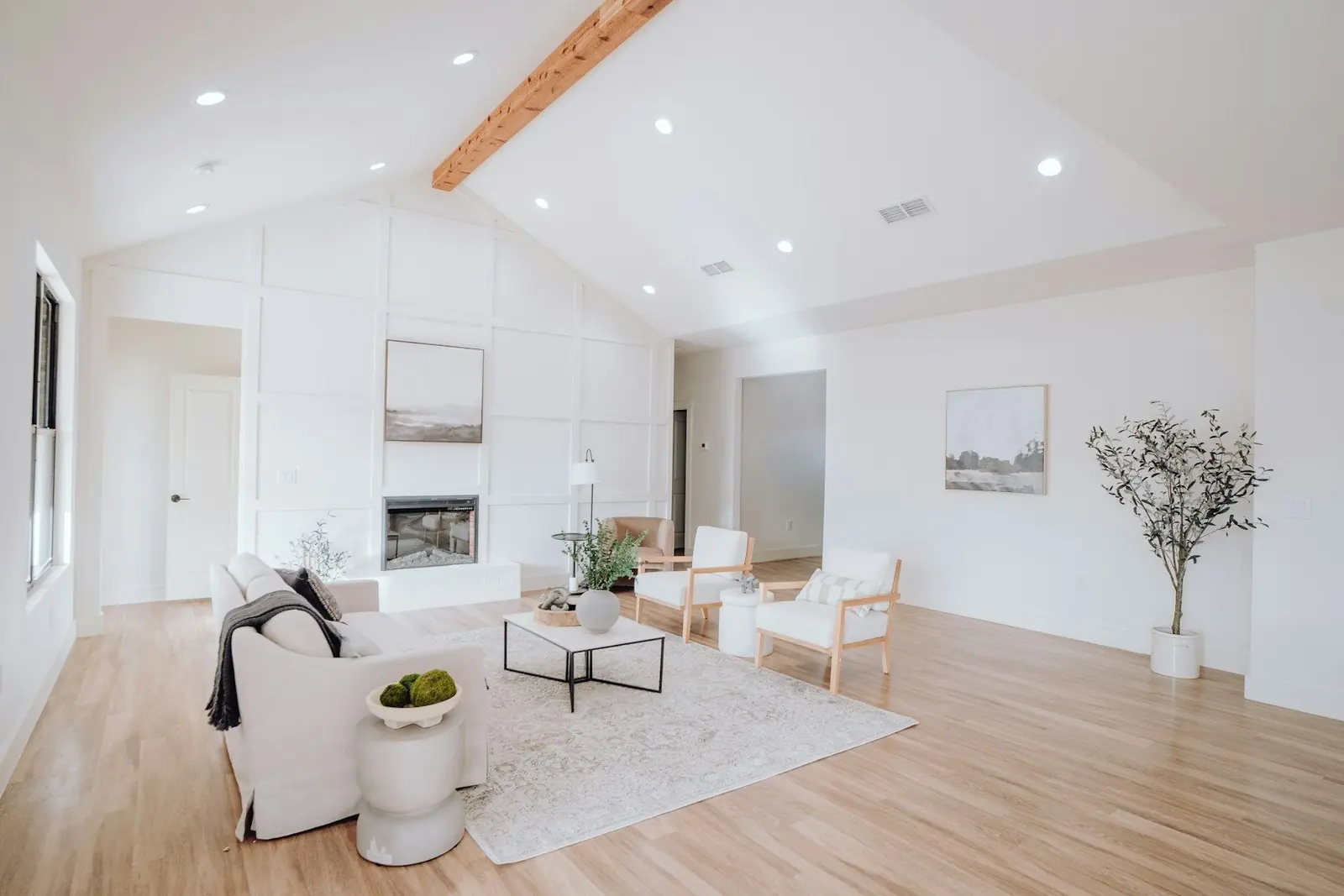 Light oak, vaulted living space